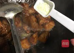 Illustration of how to make braised chicken nuggets with soy sauce and potatoes 13