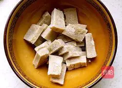 Illustration of how to make frozen tofu and cabbage stewed 2