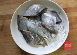 Illustration of braised hairtail fish 1