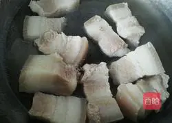 Illustration of how to cook meat with quail eggs 5