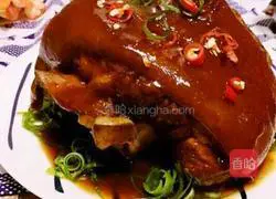 Illustration of how to make unique braised pork elbow 12