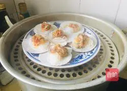 Illustration of how to make steamed scallops with garlic vermicelli 8