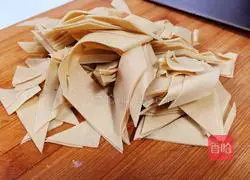 Illustration of how to stir-fry dry tofu and pepper 1