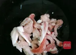 Illustration of how to make fried pork slices with colored pepper 3
