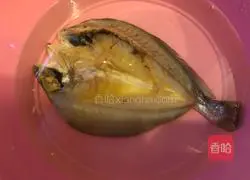 Illustration of steamed salted fish 1