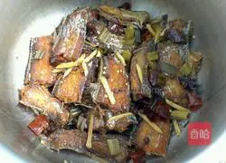 Illustration of how to make canned fish 7