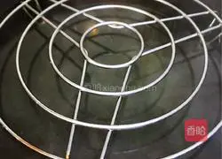 Illustration of steamed fish with chopped pepper and black bean sauce 2