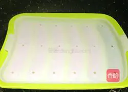 Illustration of how to make shrimp sausage 9