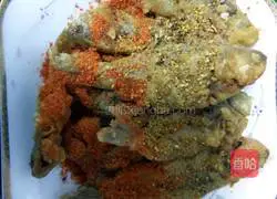 Fry Illustration of how to cook small crucian carp 7