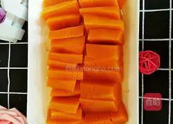 Illustration of how to make steamed pumpkin with rock sugar 5