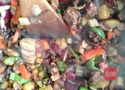 Illustration of how to make delicious stir-fried chicken 10