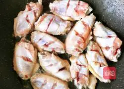 Illustration of how to make spicy and crispy chicken wings 6