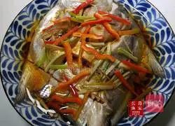 Steamed white pomfret Illustration of how to cook fish 3