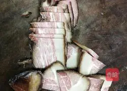 Illustration of how to stir-fry bacon with king oyster mushroom 2