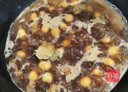 Illustration of how to make pork belly and braised eggs 6