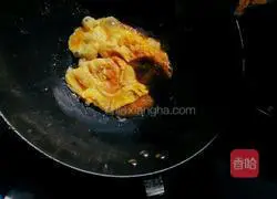 Piper peppers Illustration of how to make scrambled eggs 4