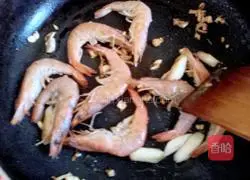 Illustration of how to stir-fry prawns 7