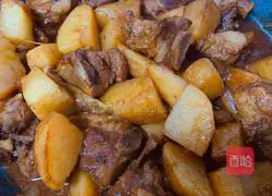 Illustration of Braised Pork Ribs and Potatoes 18