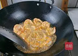 Illustration of how to make fried shrimps in typhoon shelter 5