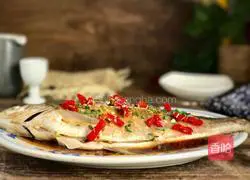 Illustration of steamed Wuchang fish 12