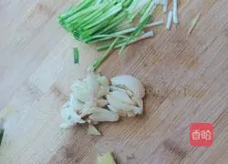 Illustration of how to make shrimps in salt water 3