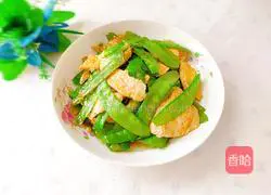 Illustration of how to make scrambled eggs with snow peas 13