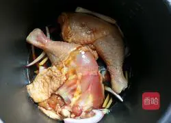Illustration of the lazy version of braised chicken legs in rice cooker 11