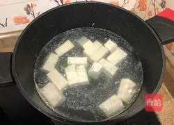 Illustration of how to make fried shredded pork with tofu 2