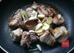 Illustration of Braised Pork Ribs and Stewed Potatoes 12