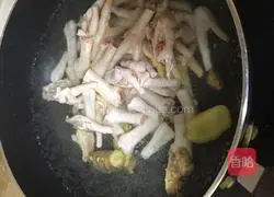 Spicy and sour chicken feet Practice illustration 4