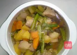 Illustration of how to make potato and green bean stew 3