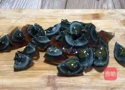 Illustration of how to make fried green tomatoes with preserved eggs 5