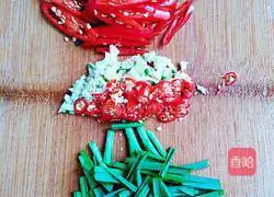 Illustration of how to make fried beef with chili pepper 7