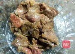 Illustration of how to make fried beef with double peppers 7