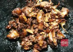 Illustration of how to make ginger fried duck 9