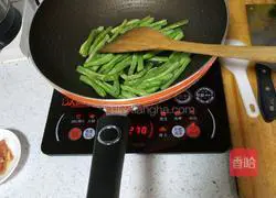 Illustration of how to make stir-fried green beans 2