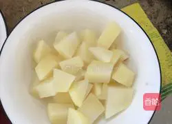 Illustration of how to make fried chicken legs with potatoes 2