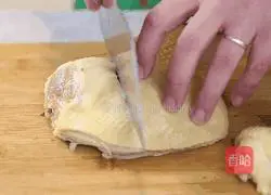  Illustration of how to make rattan pepper chicken to eat chicken pepper pepper tonight.2