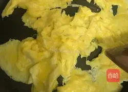 Illustration of how to make scrambled eggs with fungus 4