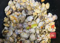 Illustration of how to make spicy fried clams 10