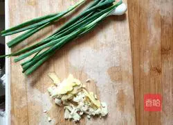 Illustration of how to make potato roasted chicken 2