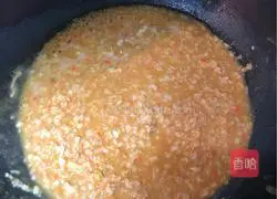 Illustration of how to make crab roe rice 4