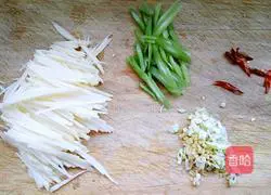 Illustration of making sweet and sour potato shreds 2