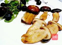 Butter-fried matsutake#New Year's Eve dinner recipe illustration 10