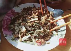 Illustration of how to make fried beans and minced pork 12