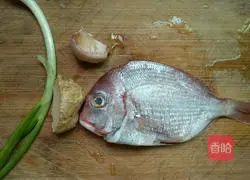 Illustration of how to make steamed sea bream 1