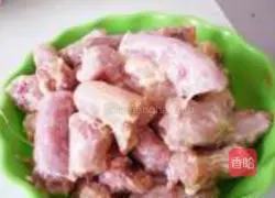 Illustration of how to make spicy chicken neck 2