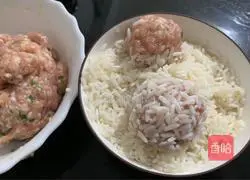 Illustration of how to make water chestnut and glutinous rice meatballs 6