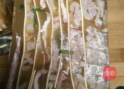 Illustration of how to make crystal pig skin frozen elbow 12