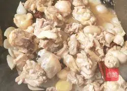 Illustration of how to make fried chicken with potatoes 11